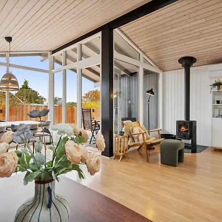 Lovely Bright Near بيت للعطل