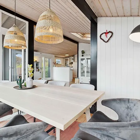 Lovely Bright Near * Karrebæksminde