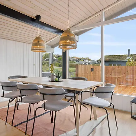 Lovely Bright Near بيت للعطل Karrebæksminde