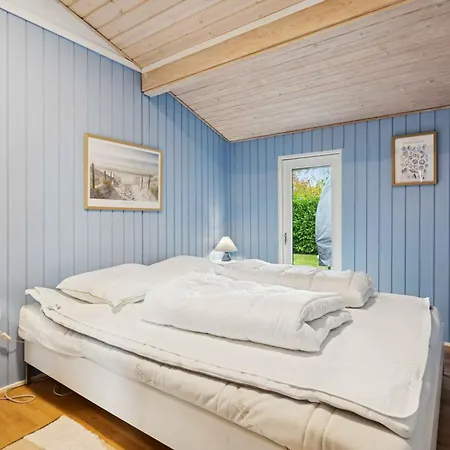 Lovely Bright Near بيت للعطل Karrebæksminde