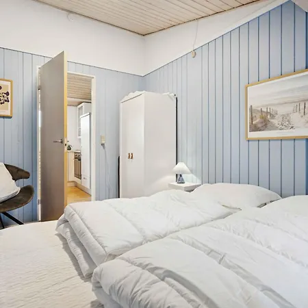 Lovely Bright Near بيت للعطل