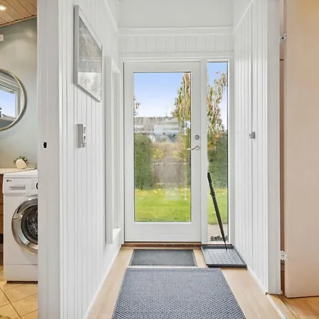 Lovely Bright Near بيت للعطل *