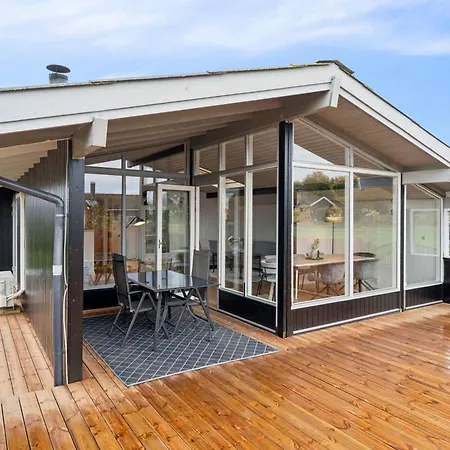 Lovely Bright Near * Karrebæksminde