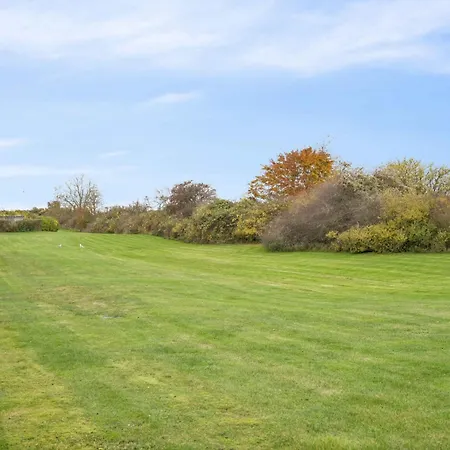 Lovely Bright Near بيت للعطل